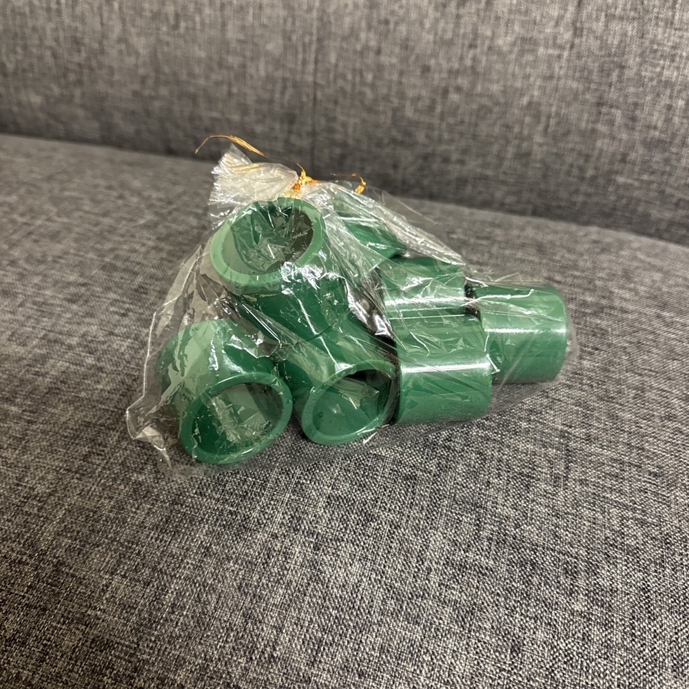 Emerald Green Napkin Rings Set of 8 Made In Hong Kong Lightweight Christmas
